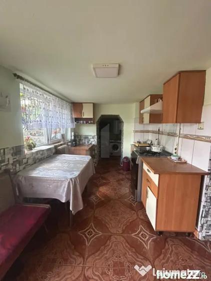 Casă cu 5 camere cu Teren 3000 Mp în Central