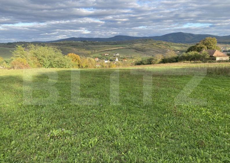 Teren intravilan in localitatea Aghires in suprafata de 1350 - 2