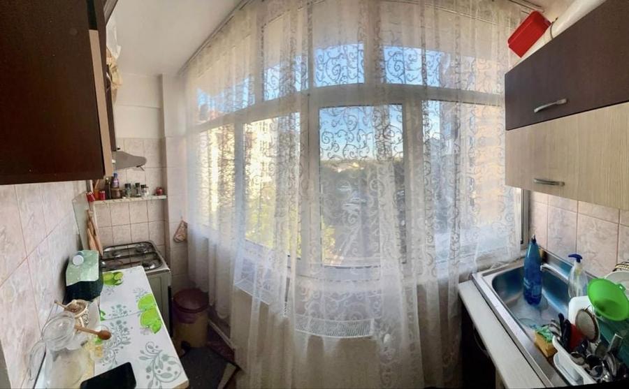 Apartament cu 2 camere decomandat în Plopilor