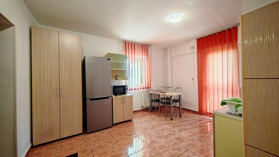 Parcul Tineretului | intrarea Lumea Copiilor | spatios | bl. anvelopat | parcare - 5