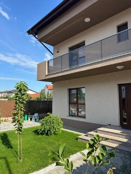 Case Dobroesti cu panouri fotovoltaice - 1