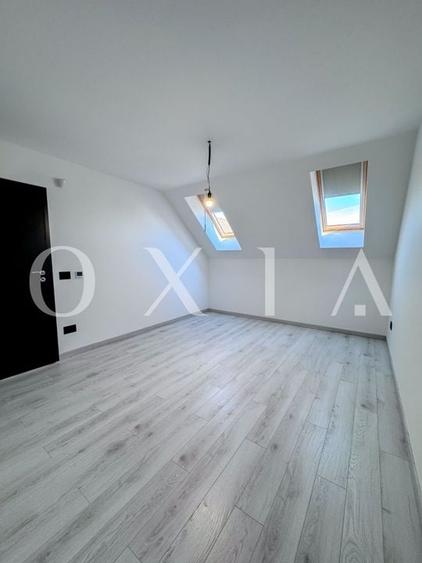 LX004 Casa cuplata P+E+M, Garaj, Zona Sagului. - 12