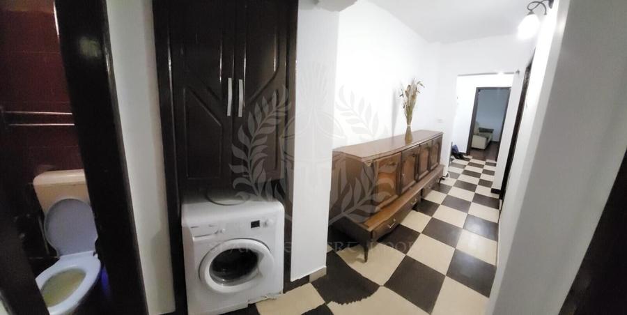 Apartament cu 3 camere decomandat, mobilat în Republicii