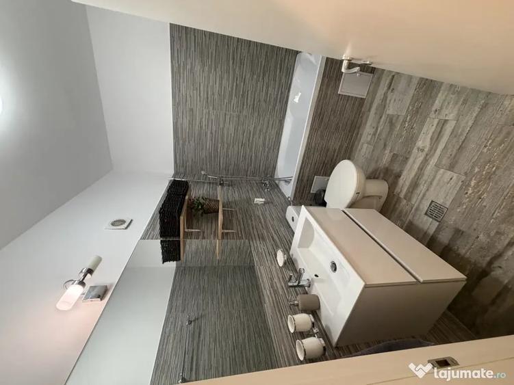 Apartament cu 2 camere decomandat în 1 Mai