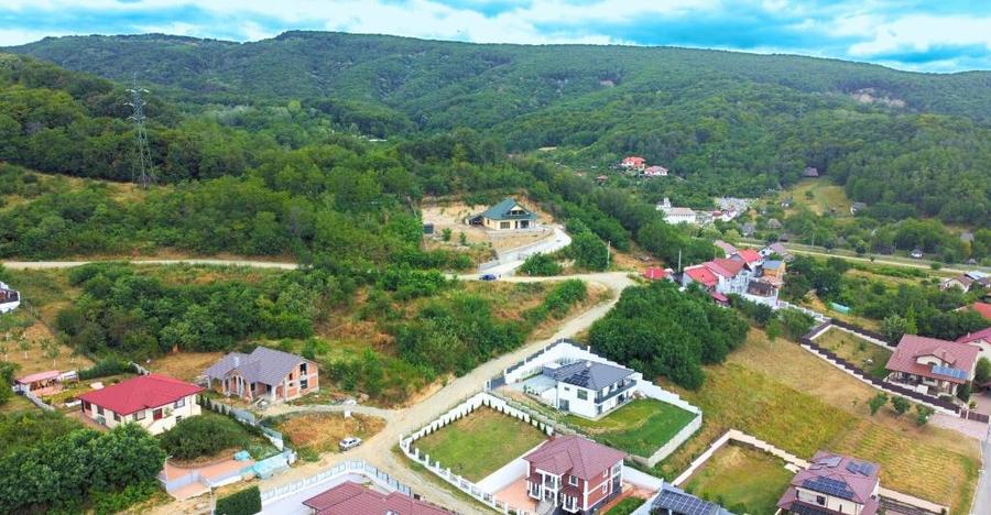 TEREN INTRAVILAN - RM. VALCEA - 11