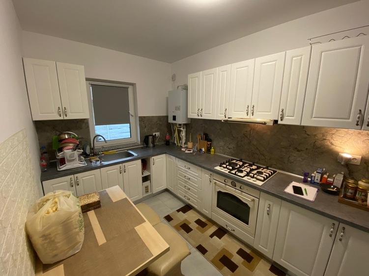 Duplex cu 4 camere si mansarda. Complet mobilat si utilat. Comision 0 - 1