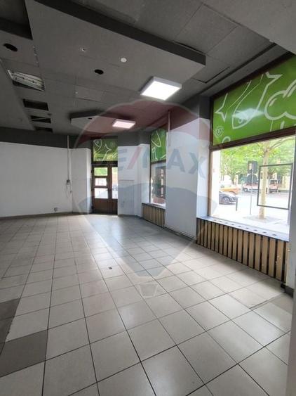 Spațiu comercial semicentral de inchiriat - 2
