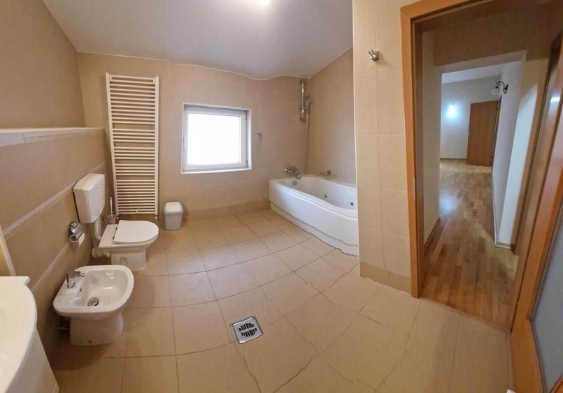 NOU! Vila EXCLUSIVISTA, 5 camere, curte GENEROASA,COMISION 0 - 12