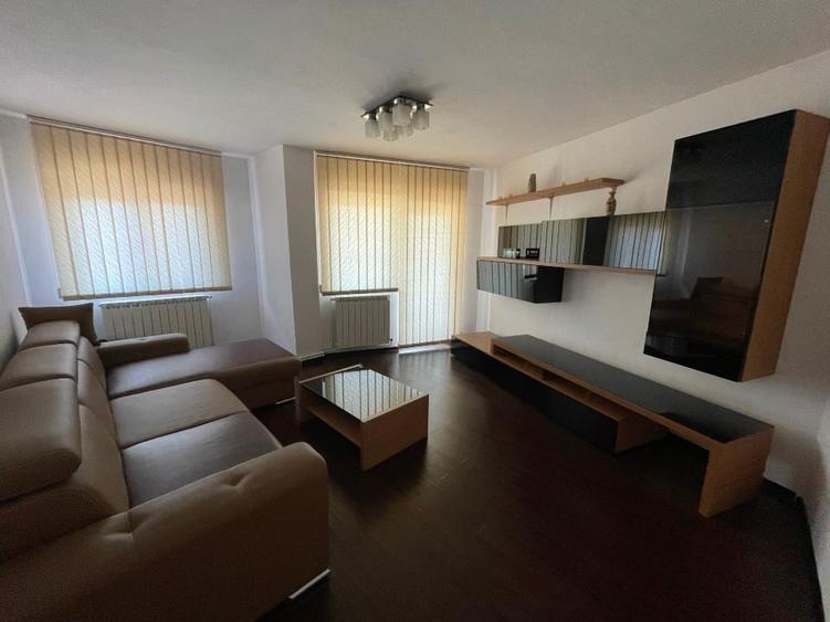 Vand apartament 3 camere in Petroșani - 2