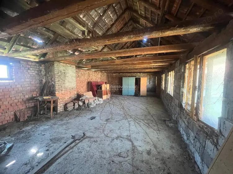 Valisoara, Casa la curte si Teren 3040 Mp, 10 minute de Caransebes - 5