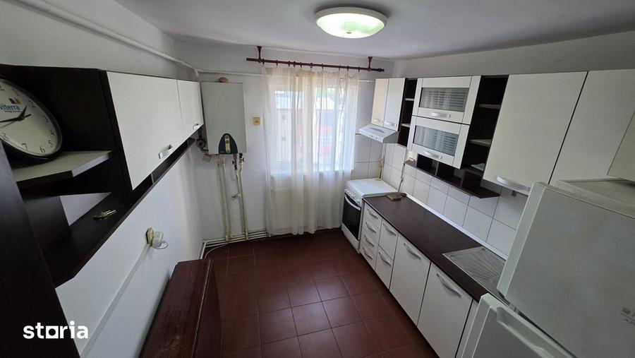 Vand ap 3 camere zona Scoala 5 (gata de mutat) - 1