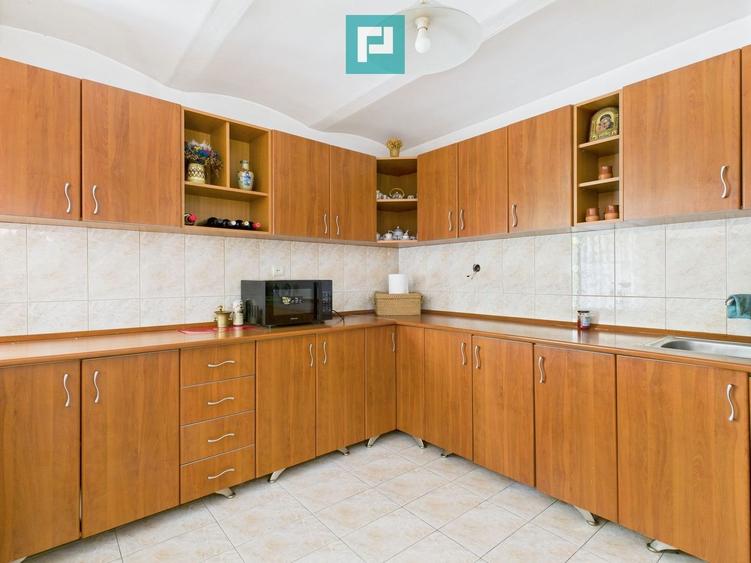 Casă cu 4 camere și teren de 1450 mp în Aradul Nou - 12