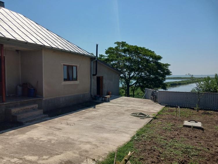 Casă individuală cu 5 camere cu Teren 1540 Mp în Jurilovca