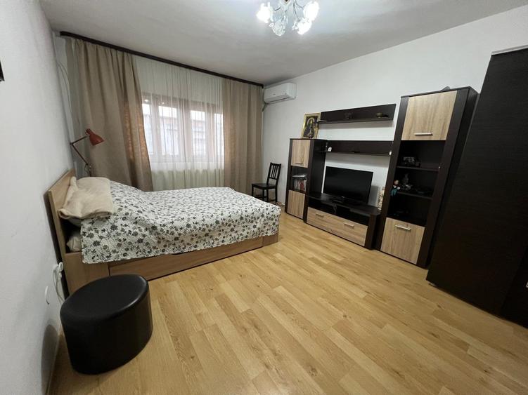 De vânzare – Apartament 2 camere, decomandat, 55 mp – 57500 € negociabil - 1