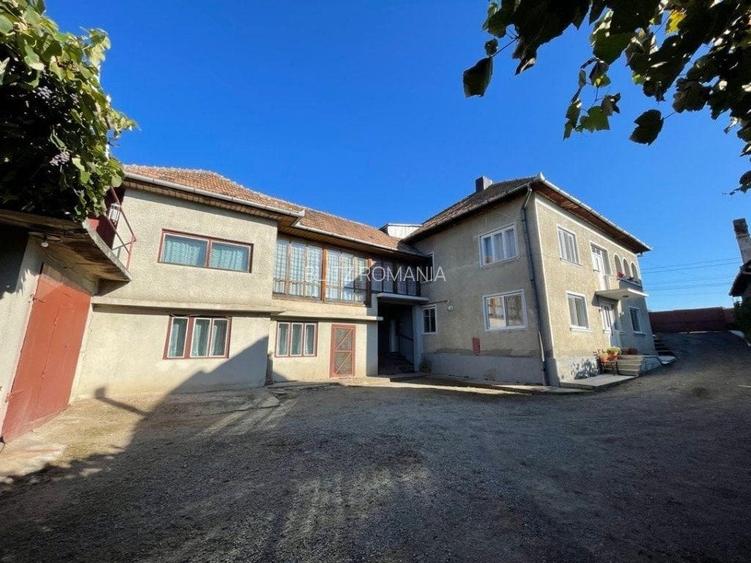 Casa individuala + anexa si gospodarie , 247 mp , 3 nivele, 1669 gradina, Gilau