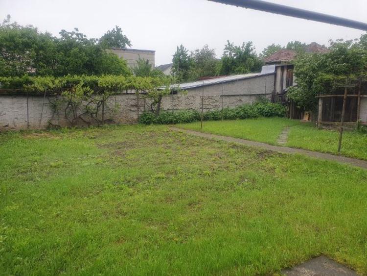 Casă + teren generos, cartierul Florilor, ideală locuință sau investiție - 6