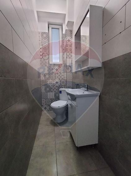 Casă individuală cu 7 camere cu Teren 212 Mp în Eminescu