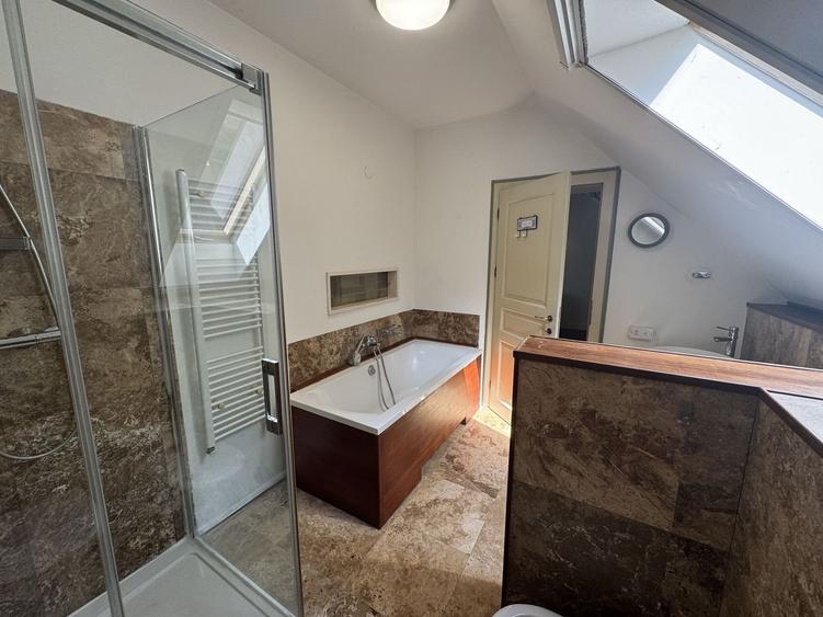 1100 mp teren!Vila în stil cottage francez, Iancu Nicolae - 9