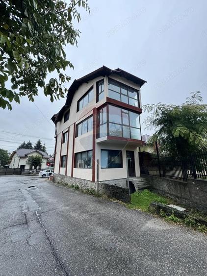 De Vanzare - Cladire de birouri situata strategic, in zona Centrala - 2