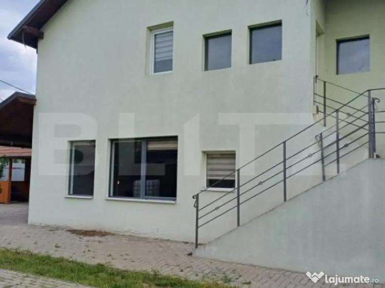 Casa cu spatiu comercial, in zona Poiana - 8