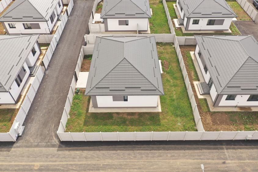 Casa individuala, parter, 4 camere+ parcare,+ curte proprie 380 mp, Comision 0 - 6