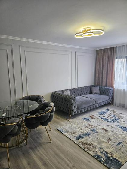 Vand apartament 2 camere ,2 balcoane ,etaj 2/4 ,zona 300 N.Titulescu - 1