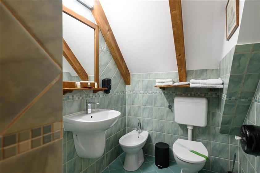 Langa Castelul Bran: Pensiune + restaurant + transfer afacere activa - 27