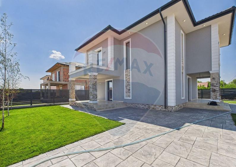 Vila cu 4 camere de vanzare- Darza -Crevedia - 1