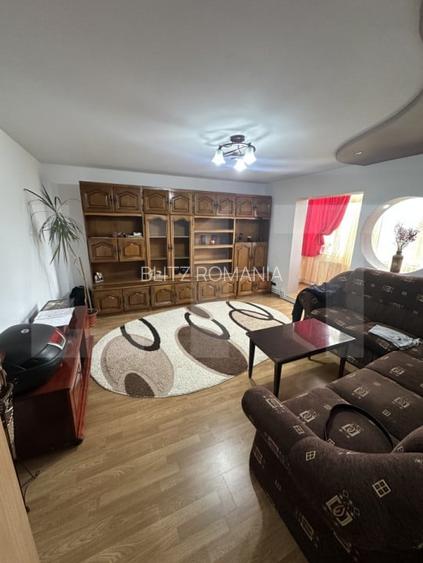 Apartament spatios cu 3 camere, complet renovat si excelent compartimentat Apartament spatios cu 3 camere, complet renovat si excelent compartimentat