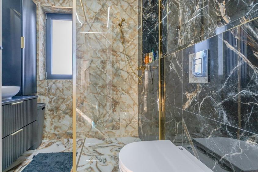 Apartament cu 2 camere decomandat, mobilat în Tractorul