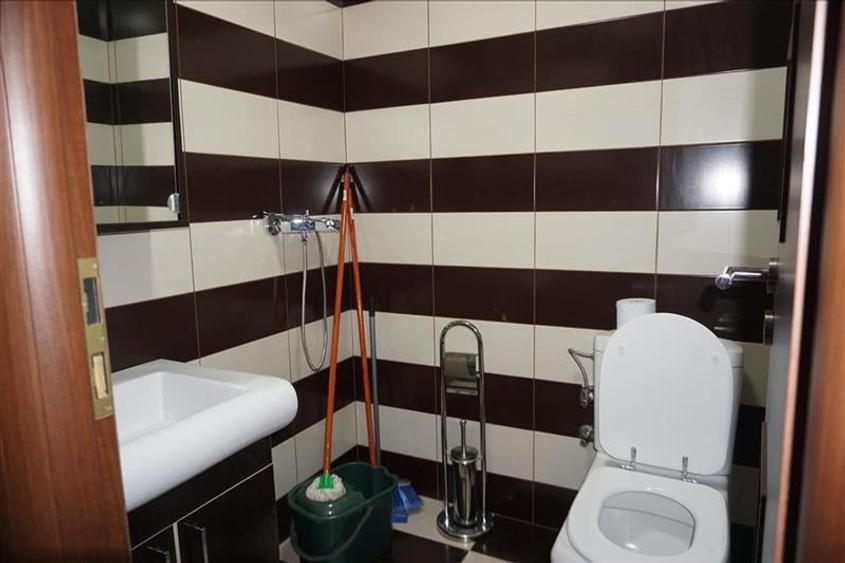 Apartament cu 4 camere si CT in 1 Mai - 12