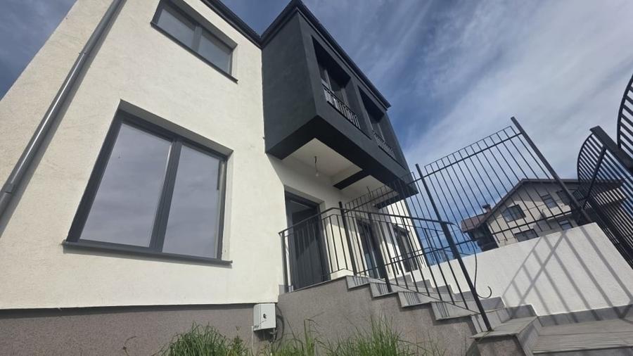 Casă individuală cu 3 camere cu Teren 190 Mp în Central