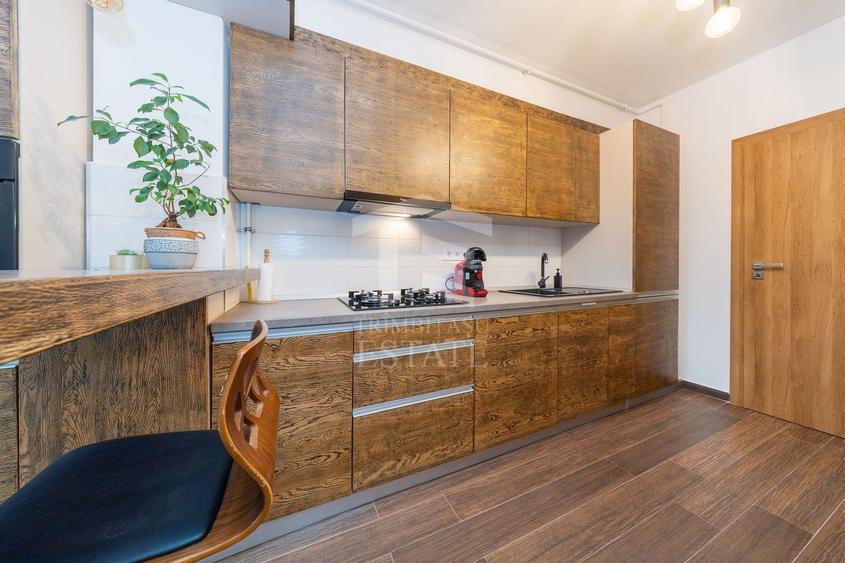 Apartament cu 2 camere semidecomandat, mobilat în Tractorul