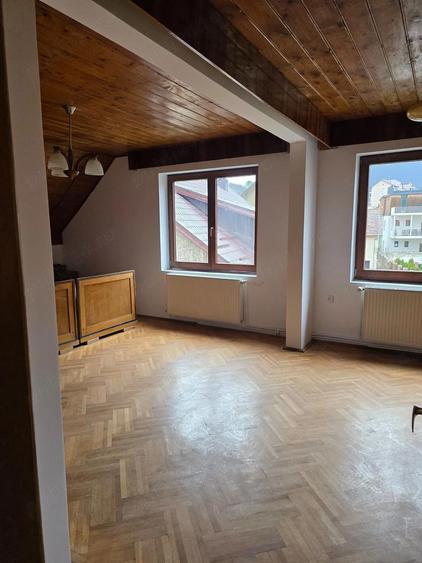 Casa ultra spatioasa la 3 min de Piata Sfatului - 9