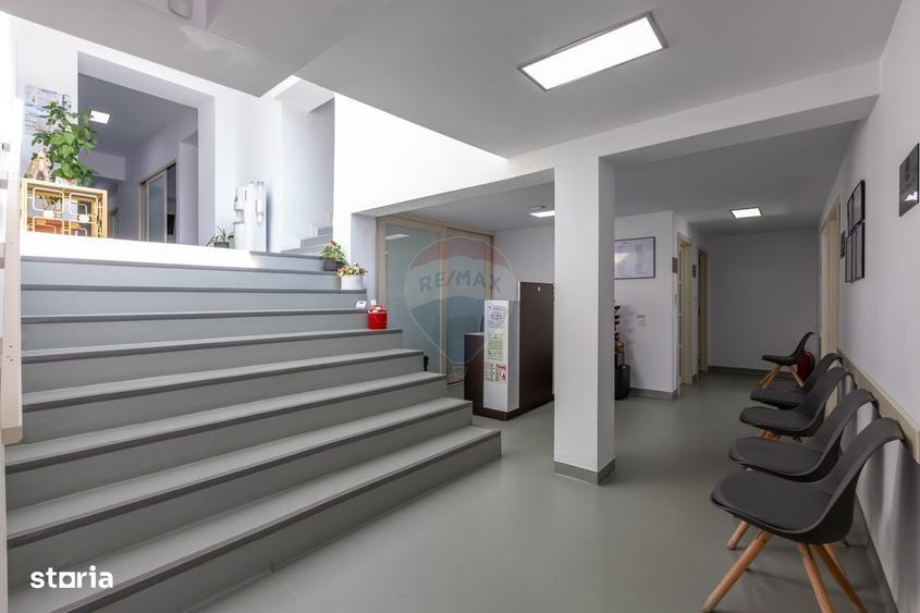 Spațiu comercial, de 828 mp, în Central