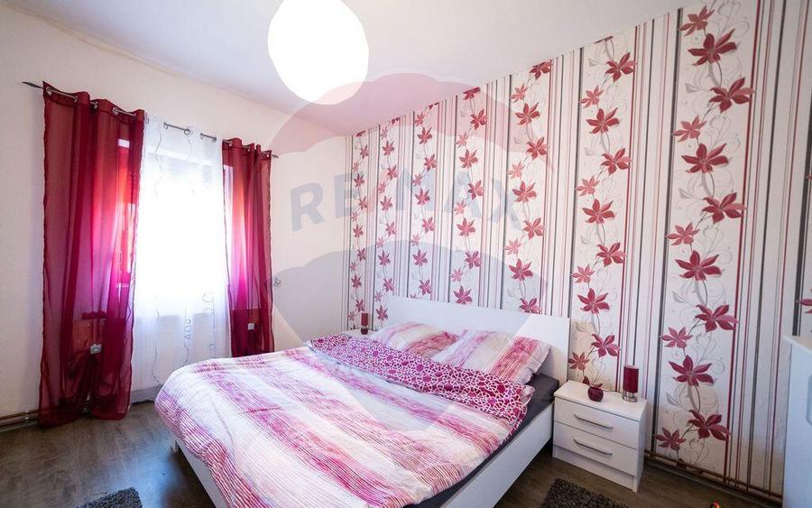 Casa cu 3 apartamente, piscina ?i 1000 mp teren, vanz... - 16