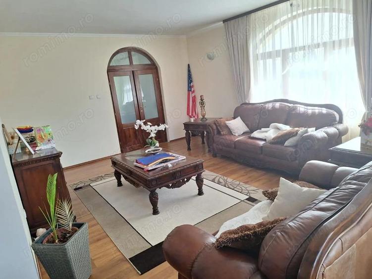 BRASADAS vinde casa individuala 8 cam teren 10 ari Unirii. - 4