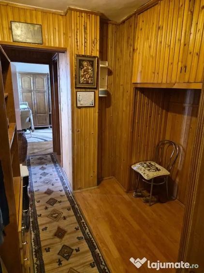 Apartament cu 3 camere decomandat, mobilat în Central