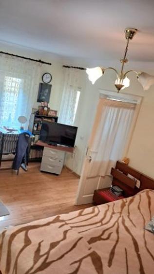 Vand casă cu  3 camere in zona tabacarie,zonă bună - 7