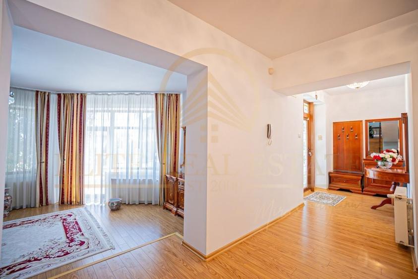 Ovidiu Sud - Zona premium - Vila impozanta, curte mare, garaj, terasa! - 6