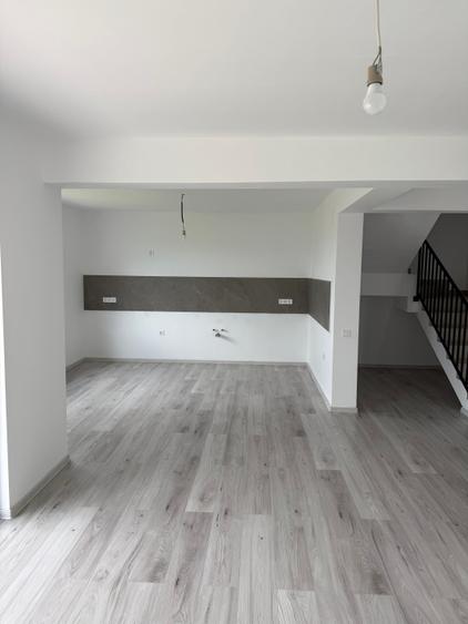 Casa de vanzare intre Sanpetru si Bod - 5