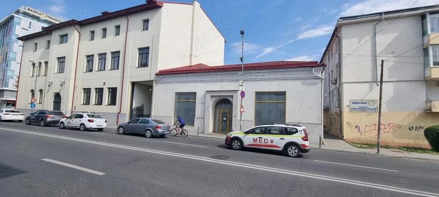 Inchiriez spatiu ultracentral Pitesti, 700 mp, vitrina mare stradala - 1