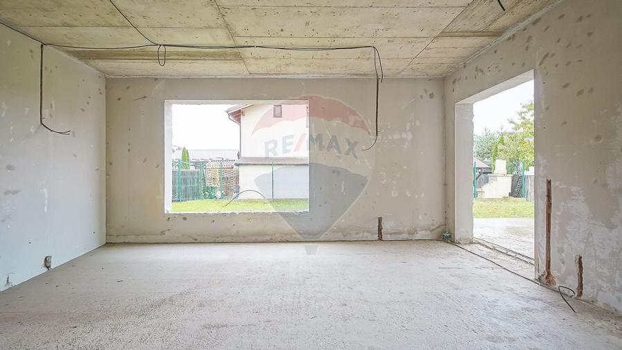 Casa spatioasa la gri, 4 camere, 3 bai, teren 500 mp - zona Bartolomeu - 19