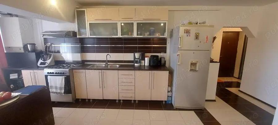 Energiei-3 camere decomandate 77 mp + mansarda locuibila 55 mp - 1