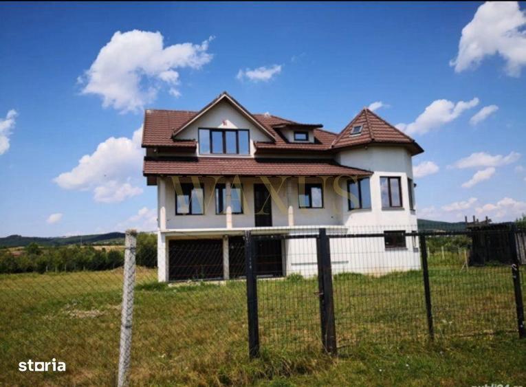 Casa cu 2 nivele,6 camere,70 arii de teren - 8