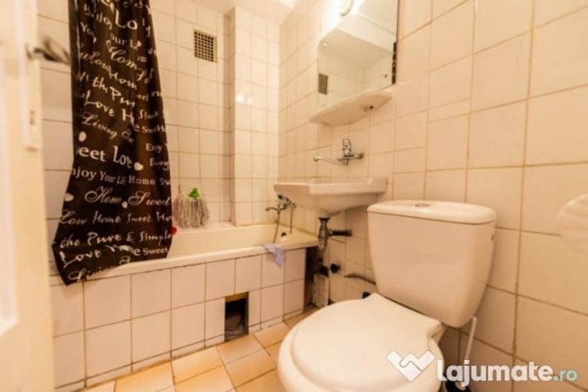 Garsoniera la Universitate, situata pe Calea Victoriei - 3