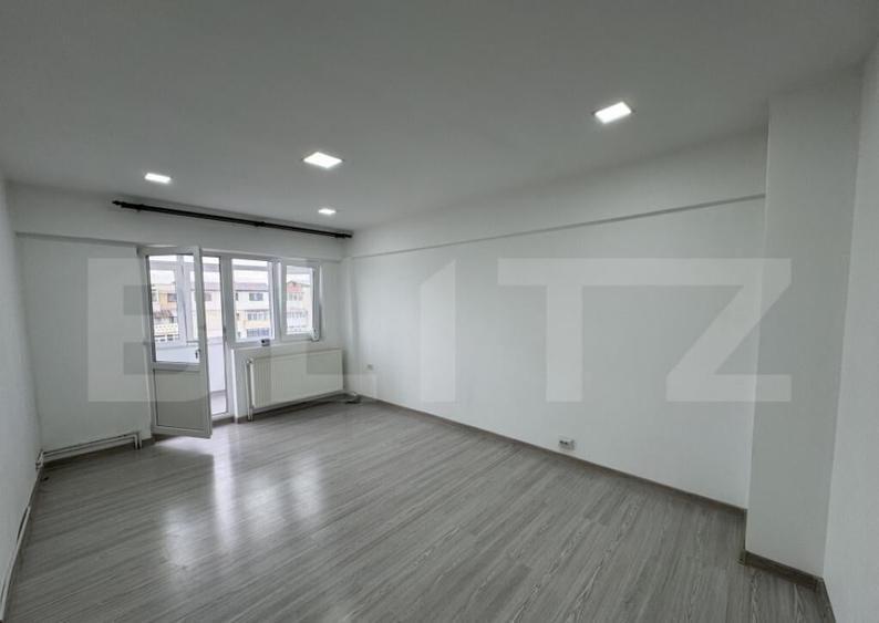 Garsoniera 30 mp, zona 9 Mai - 1