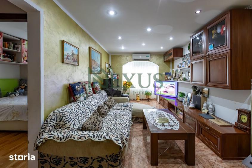 Apartament cu 4 camere decomandat în Mioriței