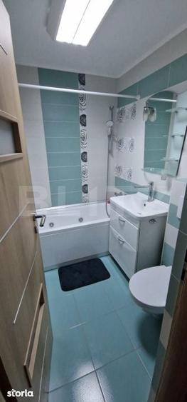 Apartament cu 3 camere decomandat în Micro 1