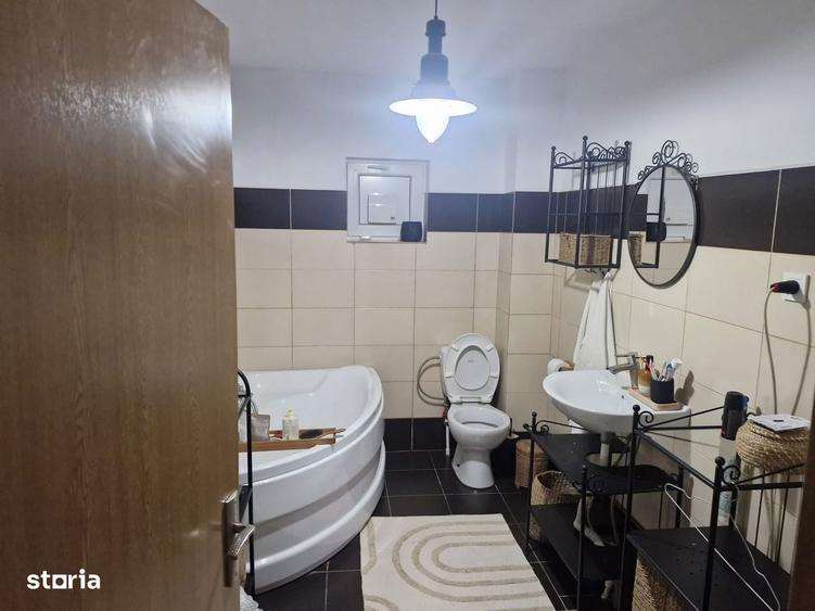 Casa cu mansarda ?i curte, 4 camere, 90.000 EUR - 16